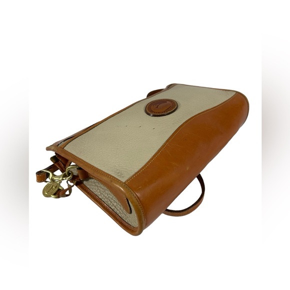 RARE DOONEY & BOURKE ivory two tone leather  crossbody with exterior pockets - Picture 6 of 12